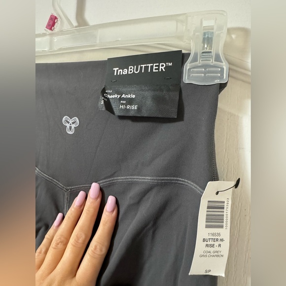 Aritzia TNA zip up legging set - Picture 8 of 8